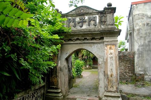 Đi tua văn học