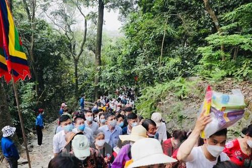 'Biển người' dâng hương Giỗ Tổ Hùng Vương