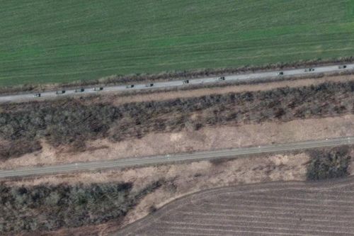 Đoàn xe quân sự dài 13km của Nga tiến về miền Đông Ukraine