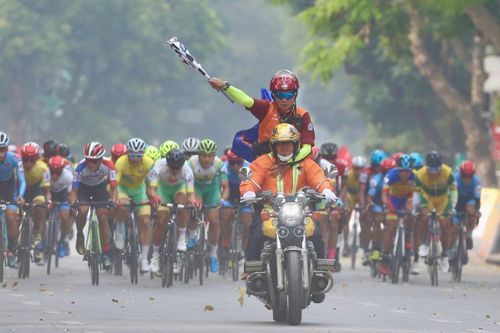Chặng 6 cuộc đua xe đạp cup Truyền hình: Văn Cường đoạt áo vàng lẫn áo xanh