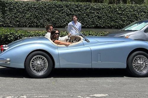 David Beckham tặng con trai xe cổ 500.000 USD