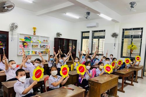 'Cởi trói' áp lực cho giáo viên