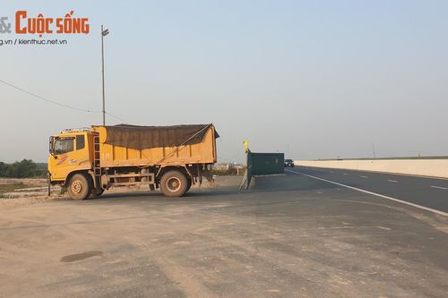 Mất an toàn giao thông trên cao tốc Hạ Long - Hải Phòng