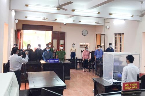Dùng gậy tấn công trưởng công an xã, nam thanh niên lĩnh án tù