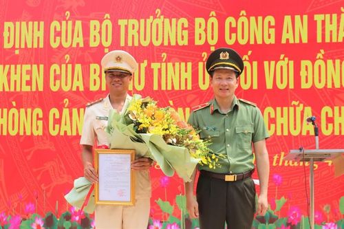 Trao Quyết định thăng vượt cấp cho Trung úy Công an cứu 4 người đuối nước tại Bà Rịa – Vũng Tàu