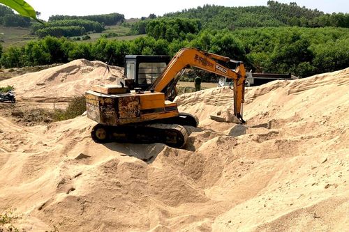 Người đàn ông bị phạt 175 triệu đồng và tịch thu hơn 1.000 mét khối cát