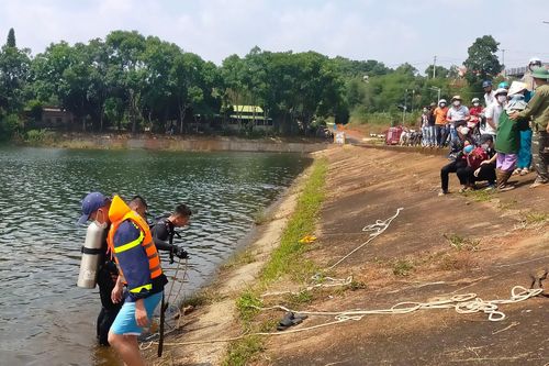 Phát hiện thi thể nữ sinh cấp 3 dưới đập nước