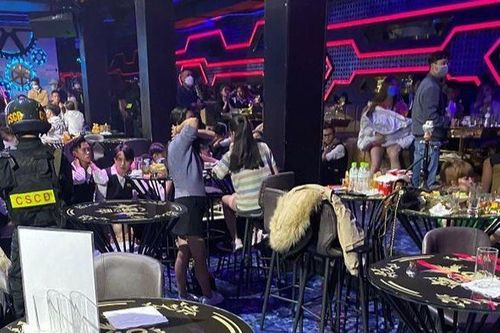 Phát hiện 30 đối tượng dương tính với ma túy tại quán karaoke và nhà hàng