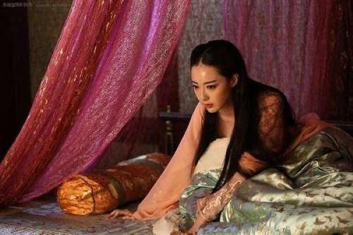 Để tránh thị tẩm với Hoàng đế khi đến ngày đèn đỏ, các phi tần ứng phó ra sao?