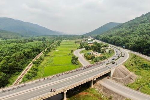 Quàng Văn Cường vẫn giữ áo vàng, áo xanh