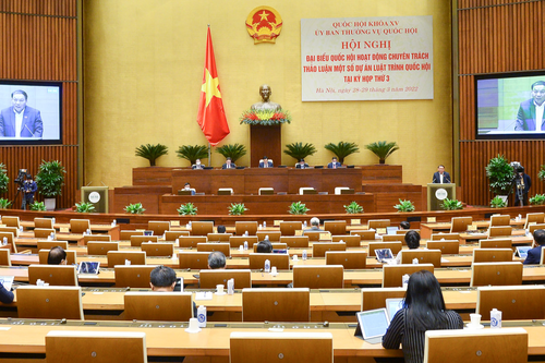 Tìm cách để điện ảnh cất cánh