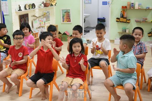 Trò vui, cô mừng trong ngày đầu tiên trẻ mầm non tới trường