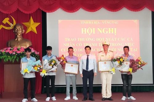 Bà Rịa – Vũng Tàu khen thưởng cá nhân dũng cảm tham gia cứu người đuối nước
