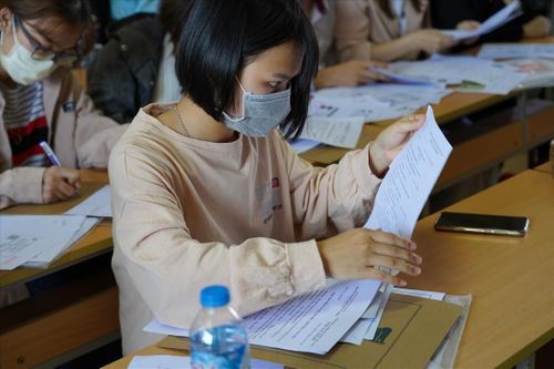 Học sinh THPT chuyên được học trước đại học