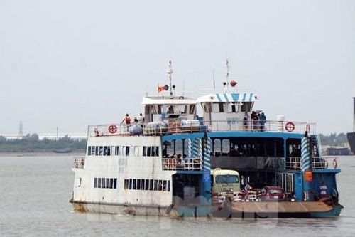 Bến phà đưa khách ra Cát Bà có gì thú vị?