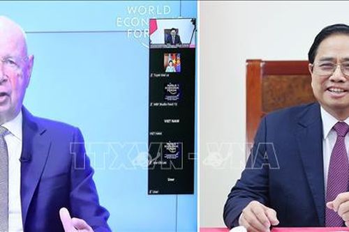Thủ tướng Phạm Minh Chính điện đàm với Giám đốc điều hành Diễn đàn Kinh tế thế giới