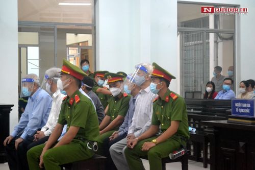 2 cựu Chủ tịch tỉnh Khánh Hòa lãnh tổng cộng 10 năm tù
