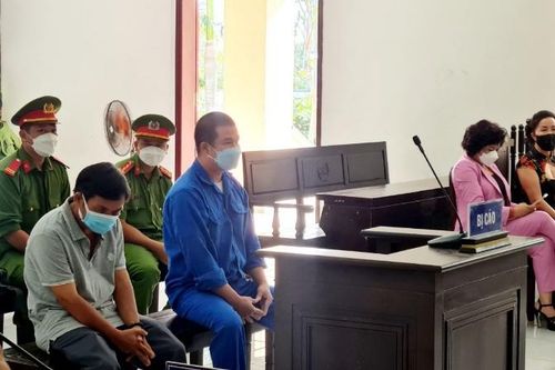 Cựu trụ trì chùa Phước Quang và đồng phạm đang hầu tòa