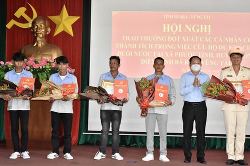 Bà Rịa-Vũng Tàu khen thưởng Đại úy Thái Ngô Hiếu và 5 cá nhân dũng cảm cứu người