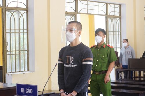 Quảng Nam: Thanh niên chém bạn nhậu gây thương tích, lãnh 9 năm tù
