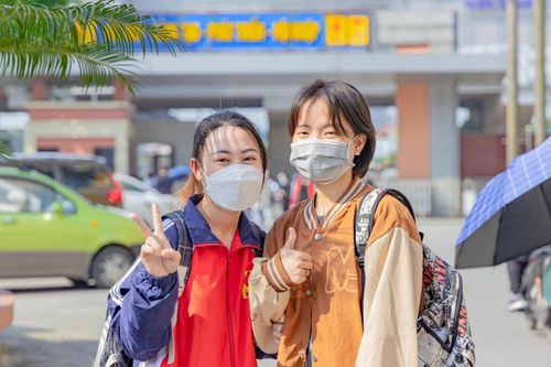 Nhiều đại học ở Hà Nội vẫn chưa cho sinh viên trở lại trường