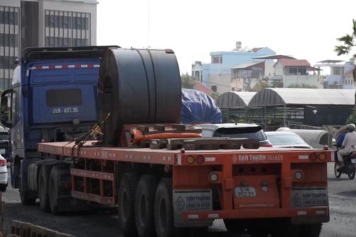 Lý do không thể phạt kịch khung xe container chở rơi cuộn thép
