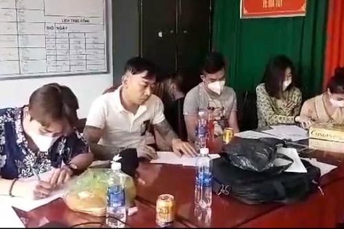 Phát hiện 8 đối tượng phê ma túy trong khách sạn lúc nửa đêm