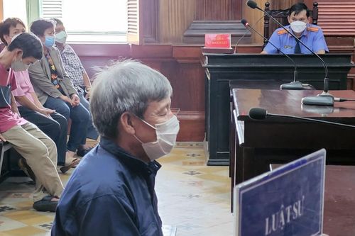 'Nóng' phiên xử kẻ giết người trốn truy nã bị phát hiện vì được tuyên dương trên tivi