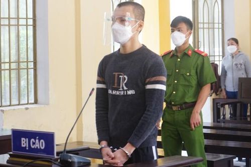 Quảng Nam: Xét xử nam thanh niên chém bạn nhậu gây thương tích