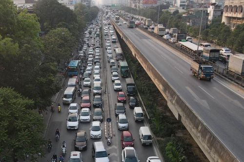 Hà Nội phân luồng giao thông để thi công cáp quang đường Vành đai 3 trên cao