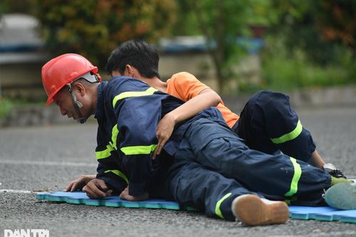 Ngày huấn luyện của 'hiệp sĩ' cứu 4 người đuối nước ở biển Vũng Tàu