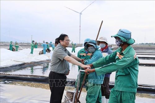 Thủ tướng Phạm Minh Chính thăm một số cơ sở kinh tế, xã hội, quốc phòng tại Ninh Thuận