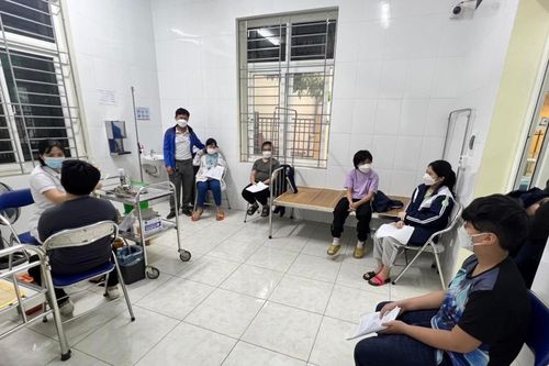Quận Nam Từ Liêm triển khai tiêm vaccine cho học sinh lớp 6