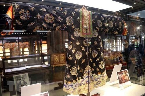 Thừa Thiên-Huế: Tiếp nhận và trưng bày hai cổ vật triều Nguyễn