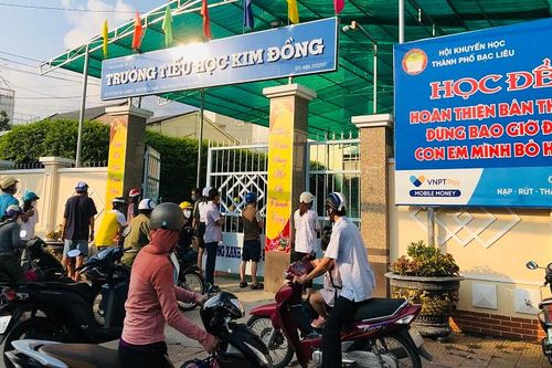 Học sinh mầm non và tiểu học ở Bạc Liêu trở lại học trực tiếp