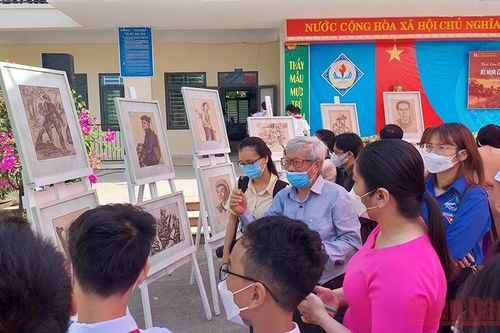 Triển lãm lưu động Ký họa chiến trường Khu V
