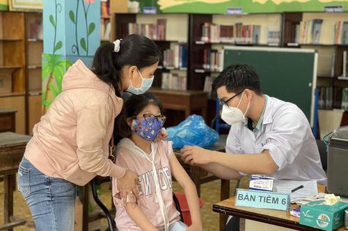 TP Hồ Chí Minh: Đồng loạt tiêm vắc xin cho trẻ từ 5 đến dưới 12 tuổi