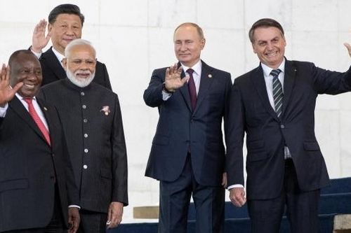 Vài tuần sau khi Ngoại trưởng Trung Quốc thăm Ấn Độ, New Delhi nhất trí tham dự Thượng đỉnh BRICS