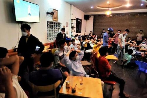 Đà Nẵng: Đột kích quán cafe, triệt xóa ổ cá độ bóng đá sinh viên, công nhân