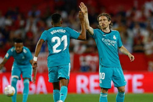 Thắng ngược 3-2, Real Madrid chạm tay vào ngai vàng La Liga