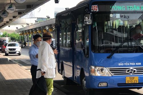 Xe buýt chính thức được đón khách tại ga quốc nội sân bay Tân Sơn Nhất