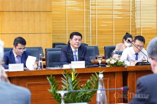 IFC mong muốn hỗ trợ Việt Nam phát triển hạ tầng năng lượng