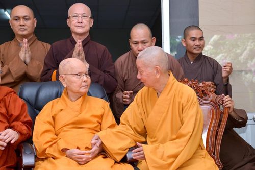 Trưởng lão Hòa thượng Thích Trí Quảng thăm Trưởng lão Hòa thượng Thích Từ Thông