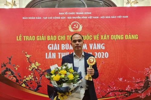 Chân dung Trung tá công an chặn xe bắt cướp: Từng được khen thưởng nhiều lần, giảng viên giữ kỉ lục giải thưởng