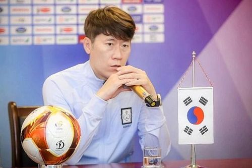 HLV Hàn Quốc: 'Tôi ngạc nhiên với những gì U23 Việt Nam làm được'