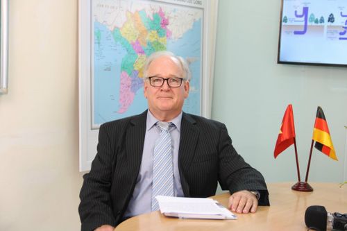 Tiến sĩ Timothy Edward McGrath từ trần