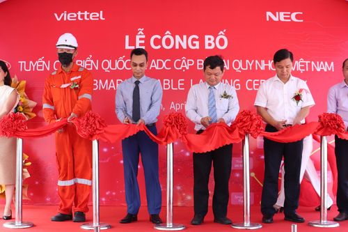 Viettel công bố cập bờ tuyến cáp ADC, băng thông lớn nhất Việt Nam