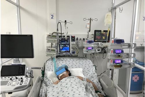 Cứu sống bé gái mắc Covid-19 bị xuất huyết dạ dày nguy kịch
