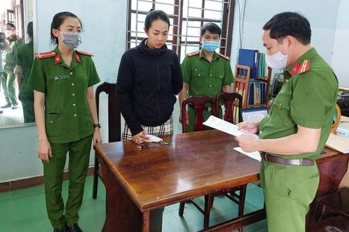 Lừa xin việc tại sân bay Đà Nẵng, 'nữ quái' chiếm đoạt hàng trăm triệu đồng