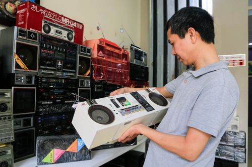 Người sở hữu hơn 1.400 chiếc cassette ở Hà Nội